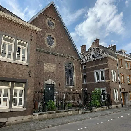 Charmante Woning Naast Monumentale Kerk In Centrum Apartment Maastricht